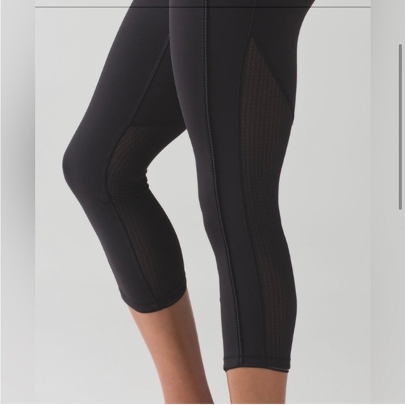 Lululemon Deep Breath Crop Leggings 21” with Mesh Back - Picture 3 of 8